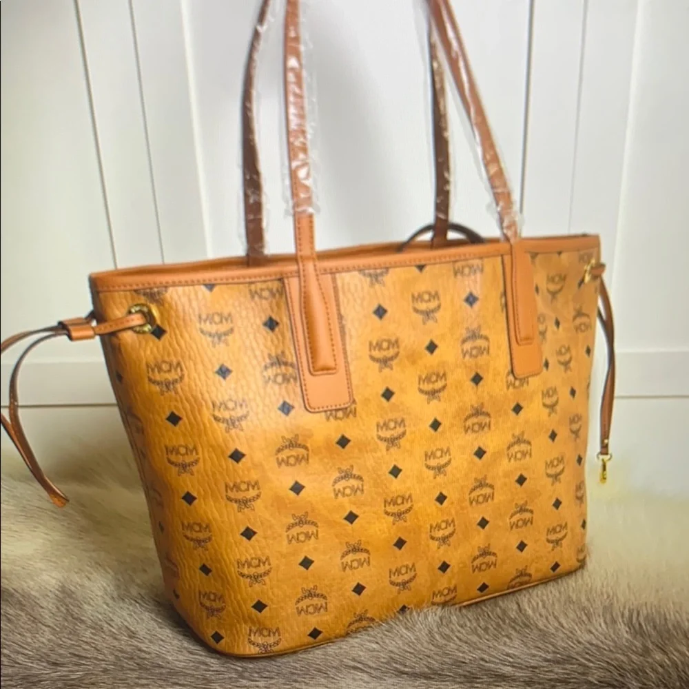 MCM Tan Leather Tote Bag - Picture 4 of 9